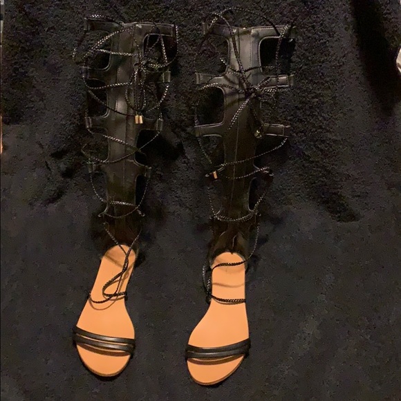 Sandals - Picture 2 of 3